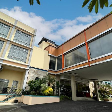 Parkside Mandarin Hotel Pekalongan Exterior foto